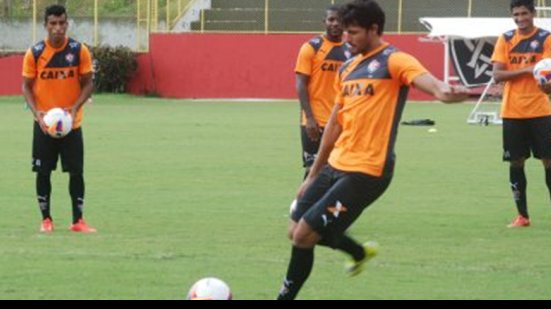 Imagem De volta ao Vitória, meia está ansioso para o clássico contra o Bahia