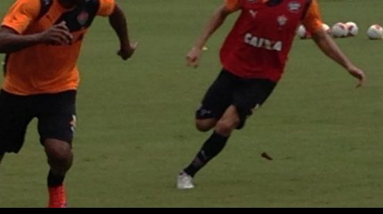 Imagem Mancini comanda treino no Vitória com Amaral e Robert no time reserva
