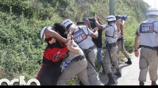 Imagem PM e Vitória tentam coibir cambistas e fiscalizarão torcidas no BAVI