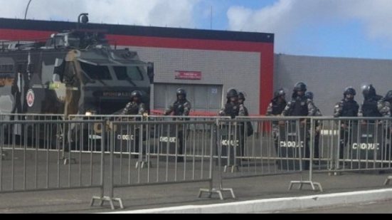 Imagem BaVi: Batalhão de Choque já está posicionado na entrada do Barradão