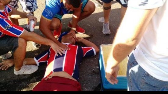 Imagem Torcedor do Bahia é atingido por bomba disparada pela Tropa de Choque