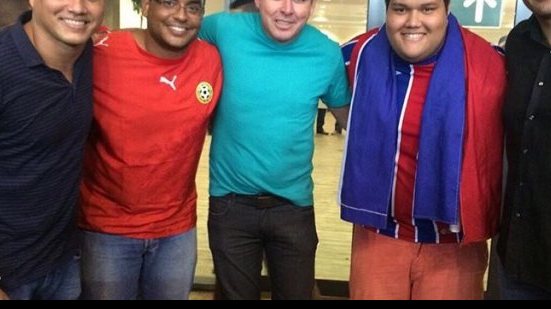 Imagem Ídolos do Bahia, atacantes e goleiro assistem partida na Arena Fonte Nova
