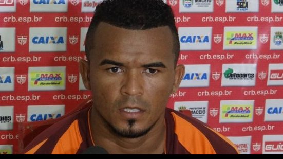 Imagem Artilheiro do CRB volta ao time para encarar o Vitória no Barradão