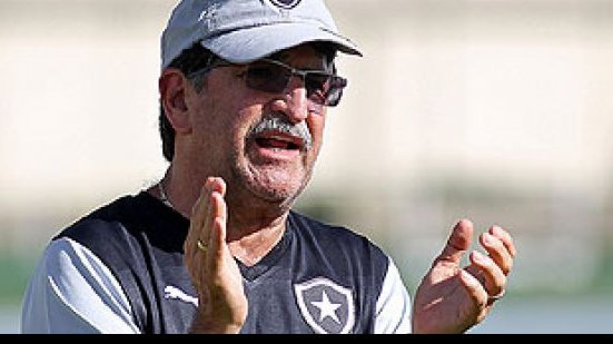 Imagem Após eliminação da Copa do Brasil, Botafogo demite René Simões