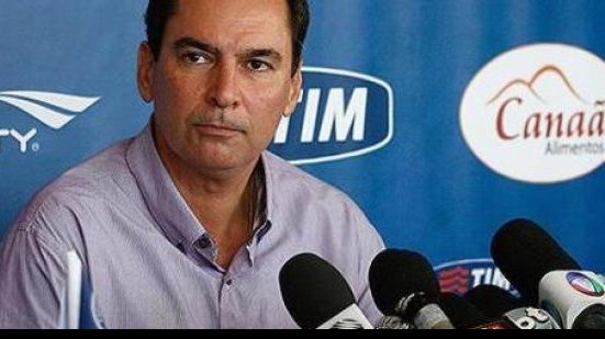 Imagem Técnico e diretor do Bahia bradam contra arbitragem: “absurdo” e “é safado”