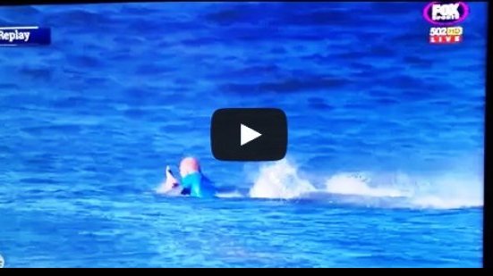 Imagem Vídeo: tubarão ataca Mick Fanning na final do J-Bay Open