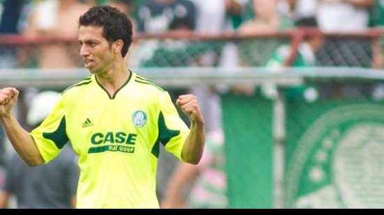 Imagem Bahia está próximo de anunciar contratação do lateral-direito Cicinho