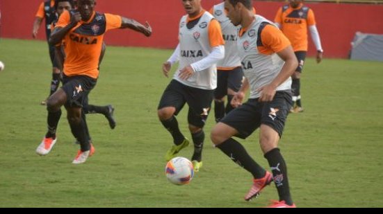Imagem Enfim, zagueiro Kanu é confirmado como novo reforço e já treina no Vitória