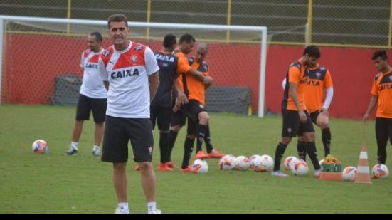 Imagem Com Mattis e Diego Renan na direita, Vitória treina no Barradão