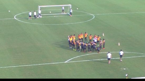 Imagem Vitória faz coletivo e Mancini testa equipe com Ednei e Mansur