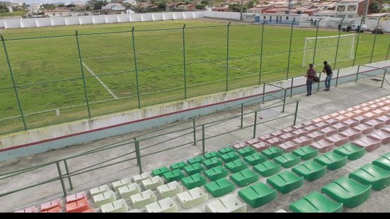 Imagem Governador entrega estádio reformado e academia de saúde em Jaguarari 