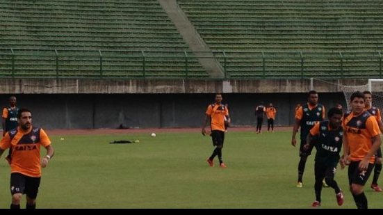 Imagem Com Escudero, Vitória faz treino tático em Pituaçu