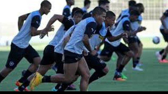 Imagem Botafogo encerra preparação para encarar o Bahia com dúvida no ataque