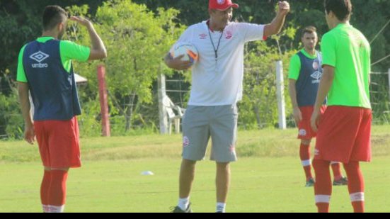 Imagem Treinador do Náutico promove mudanças na equipe para encarar o Vitória
