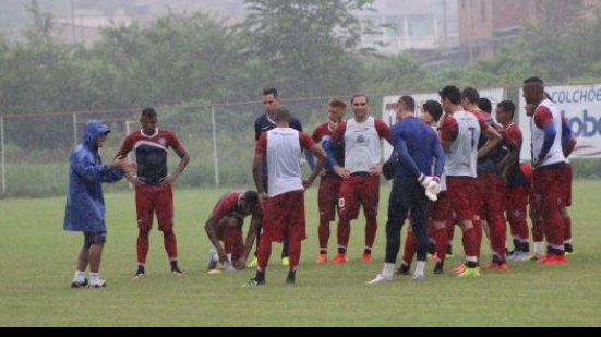 Imagem Com zagueiro da base e Ávine, Bahia está relacionado para duelo com Botafogo