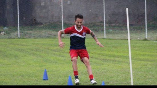 Imagem Conforme antecipado pelo Galáticos, Cicinho é o novo reforço do Bahia