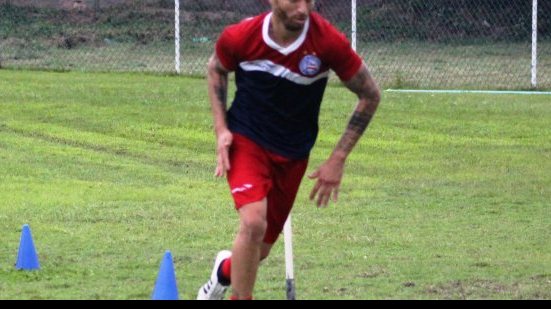 Imagem Solução para lateral, Cicinho é regularizado e pode estrear pelo Bahia na sexta