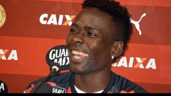 Imagem Perto de estreia no Vitória, Kanu exalta o Barradão: equipe é muito forte aqui