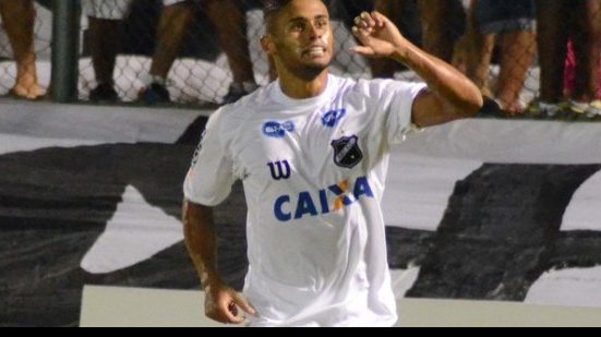 Imagem Antes de enfrentar o Bahia, ABC afasta vice-artilheiro da Série B