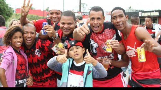 Imagem Torcedores do Vitória chegam ao Barradão de olho na liderança da Série B