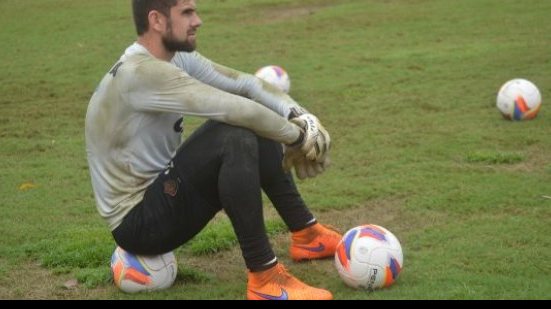 Imagem Mancini comanda treino tático no Vitória e tem retorno de Fernando Miguel