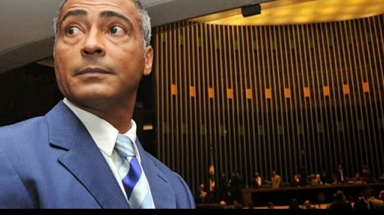 Imagem Após publicar extrato falso, Veja reconhece erro e pede desculpas a Romário