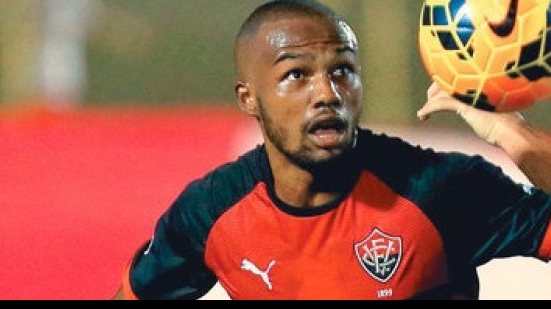 Imagem Zagueiro do Vitória passa por cirurgia e fica longe dos gramados por três meses
