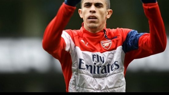 Imagem Ex-Vitória, Gabriel Paulista é ameaçado de morte por torcedor do Arsenal