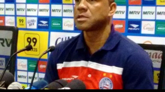 Imagem Soares elogia desempenho de laterais e comemora atuação do time em goleada