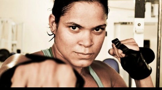 Imagem Vindo de duas vitórias seguidas no UFC, baiana evita provocar mas mira título
