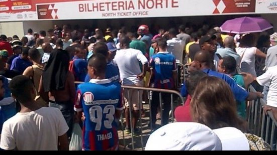 Imagem Bahia x Náutico: tricolores voltam a reclamar de filas; 6 mil ingressos vendidos