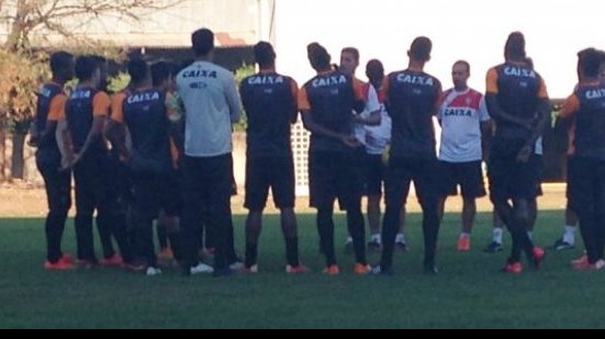 Imagem Com trabalho tático e rachão, Vitória faz único treino antes de duelo