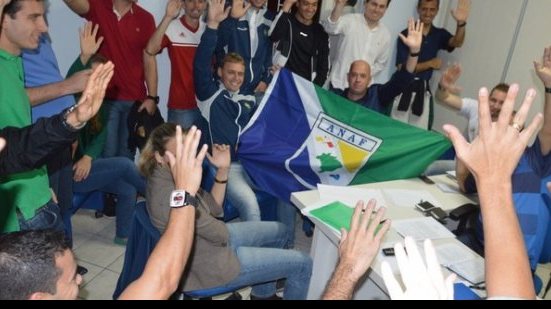 Imagem Após reuniões, árbitros suspendem manifestações e querem reavaliação de veto
