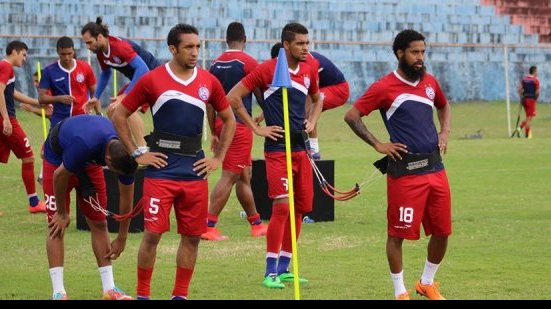 Imagem Com retornos de laterais e sem Kieza, elenco do Bahia realiza treino físico