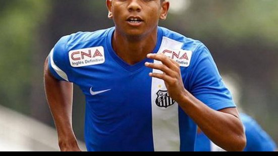 Imagem Bastante criticado no Vitória, zagueiro renova com o Santos por quatro anos