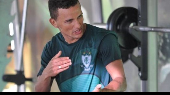 Imagem Ex-Bahia, lateral do América-MG revela gosto especial em enfrentar o Tricolor 