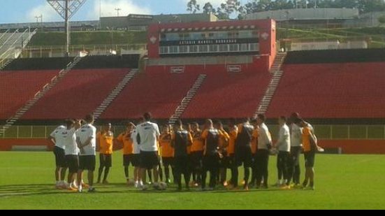Imagem Com portões fechados, Vagner Mancini comanda coletivo no Vitória