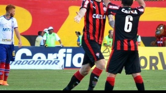 Imagem Vitória confirma veto de Escudero e perde zagueiro para duelo com Sampaio Corrêa
