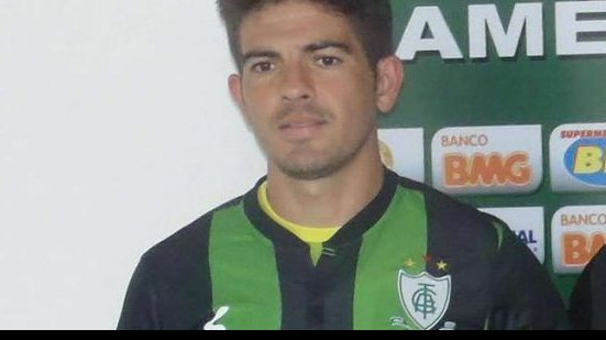 Imagem Ex-Bahia, zagueiro do América-MG estuda forma de neutralizar ataque tricolor