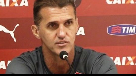 Imagem Mancini evita apontar culpados na derrota do Vitória diante do Sampaio Corrêa