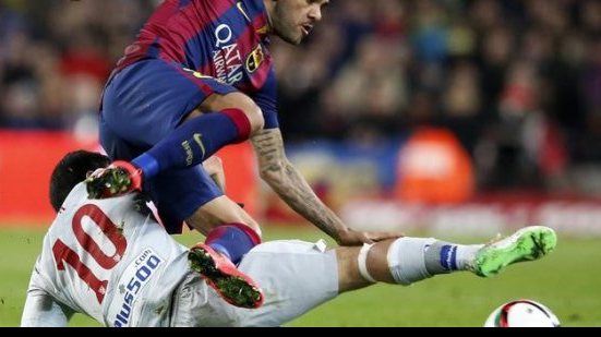 Imagem Daniel Alves se lesiona e deve desfalcar Brasil em amistosos