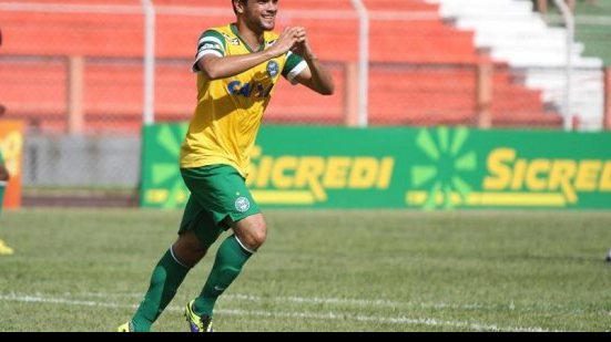 Imagem Reforço do Vitória se meteu em polêmica no Coritiba e pode permanecer em 2016