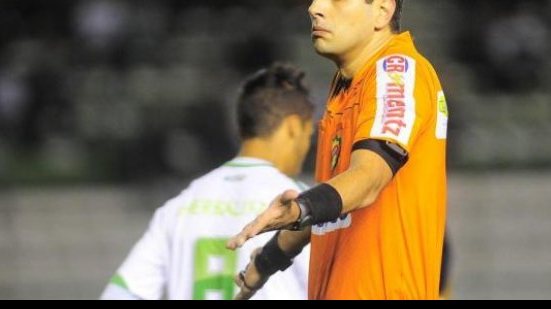 Imagem Bragantino x Vitória: arbitragem do Rio Grande do Sul apita duelo