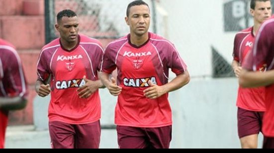 Imagem Ex-Vitória retorna ao CRB para encarar o Bahia e artilheiro está fora