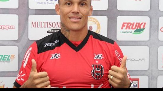 Imagem Em crise e a caminho do rebaixamento, Vasco vai atrás de ex-Vitória na Série C