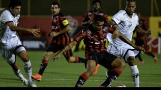 Imagem Bragantino x Vitória: confronto da quarta pior defesa contra o melhor ataque
