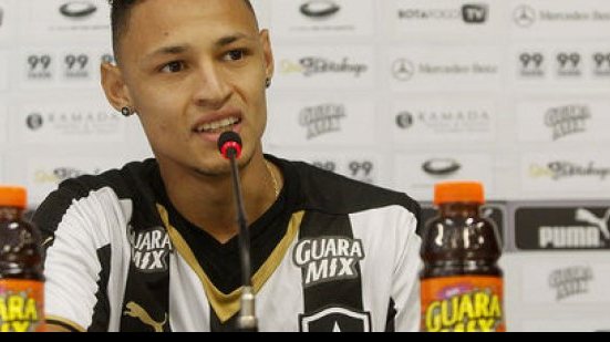 Imagem Atacantes e lateral desfalcam o Botafogo no confronto com o Vitória