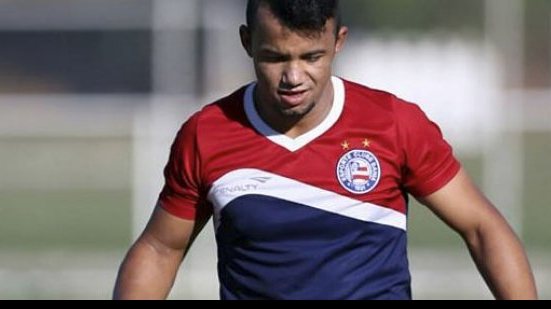 Imagem Recuperado de lesão, lateral brinca com Cicinho: ele se cuide, Railan voltou