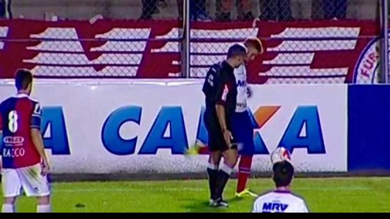 Imagem Bahia perde para o Paraná e pode deixar o G-4