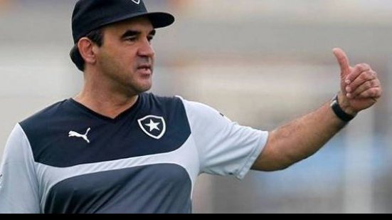 Imagem Ricardo Gomes comemora triunfo sobre o Vitória: vencemos porque merecemos
